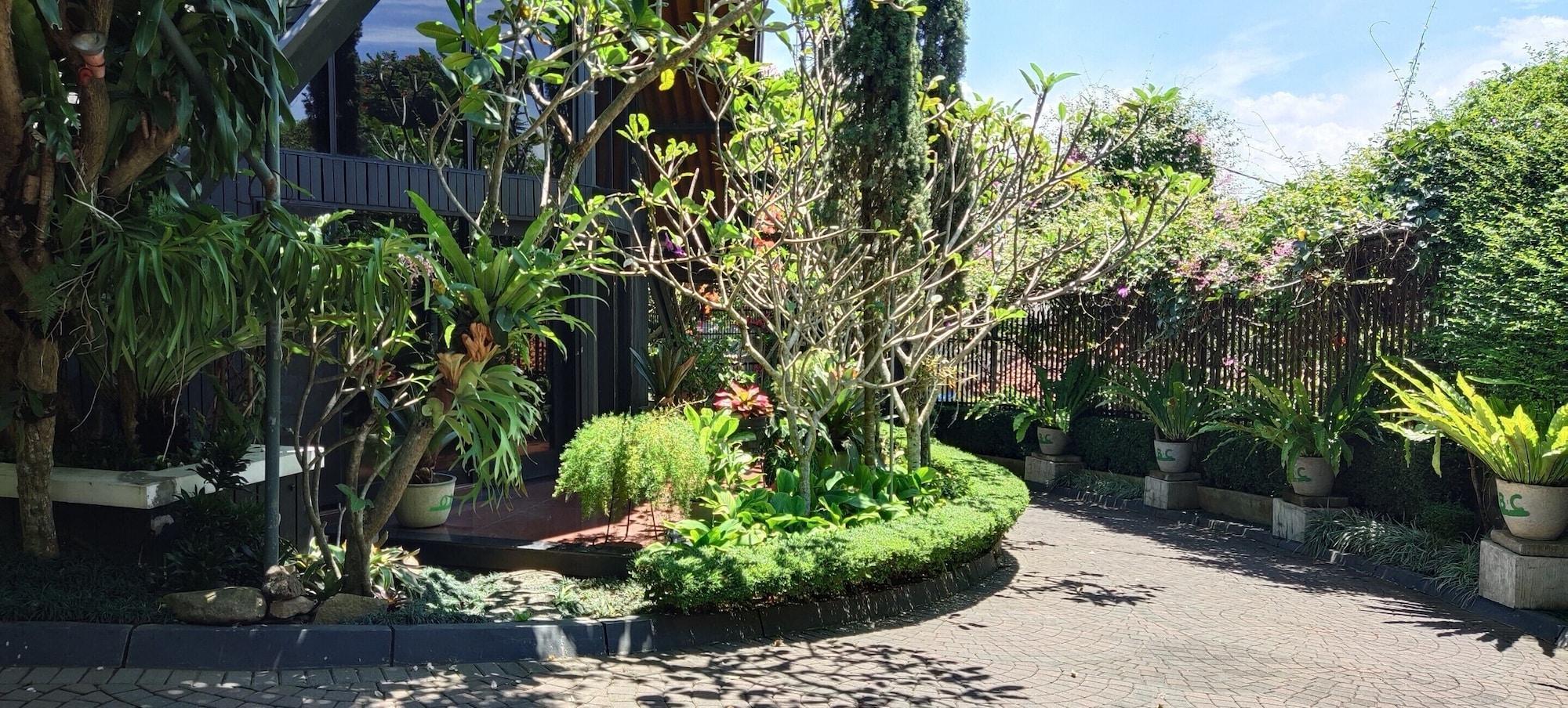 Obc Villa Bandung Luaran gambar